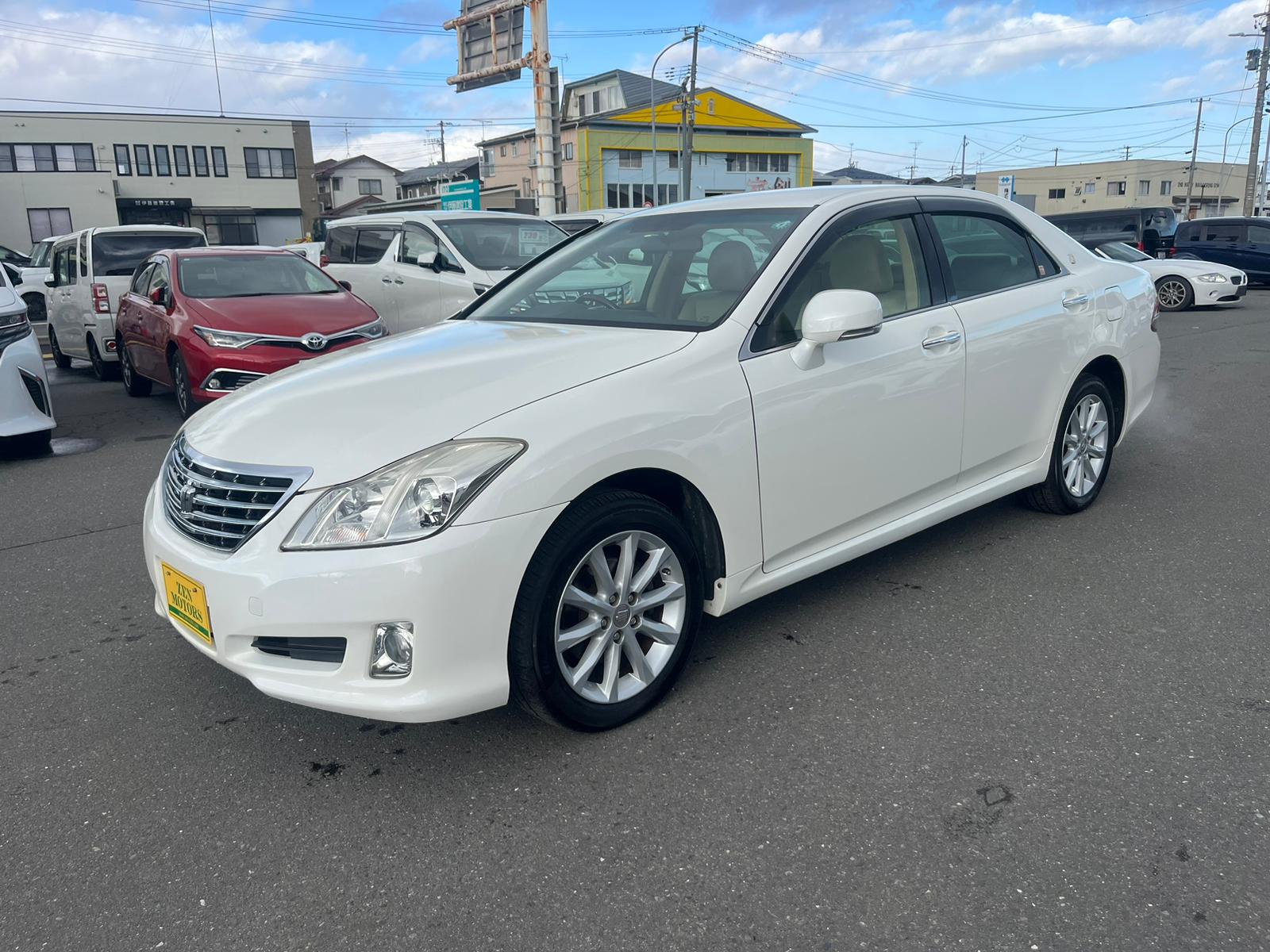 2009-toyota-crown