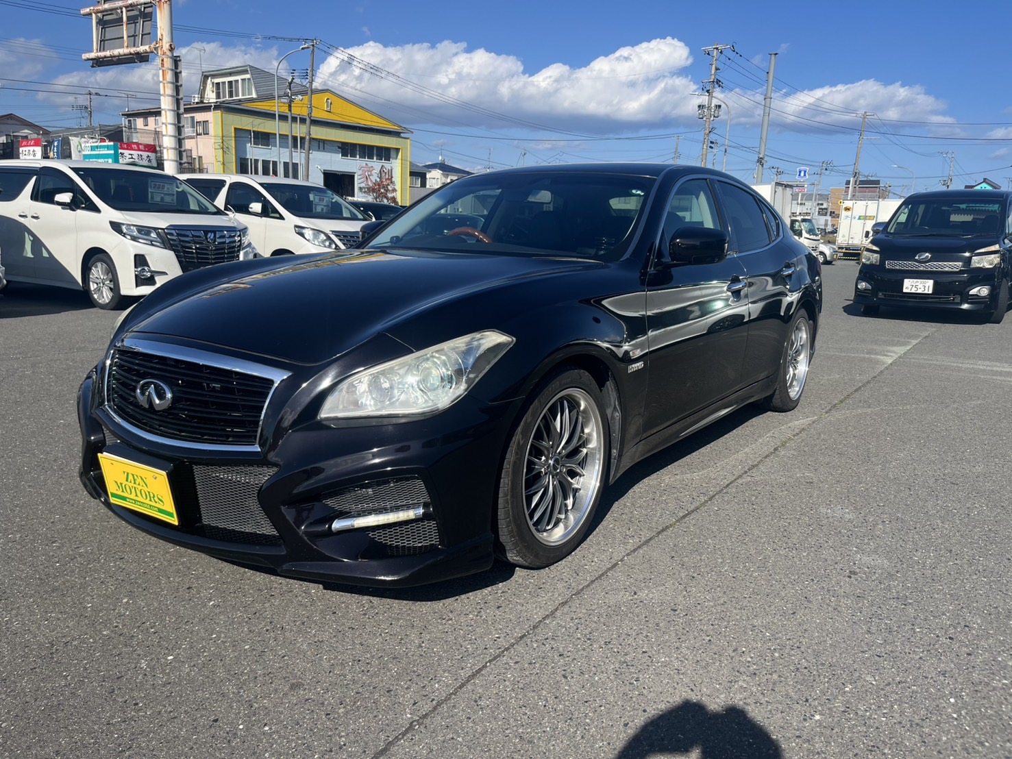 2011-nissan-fuga-hybrid