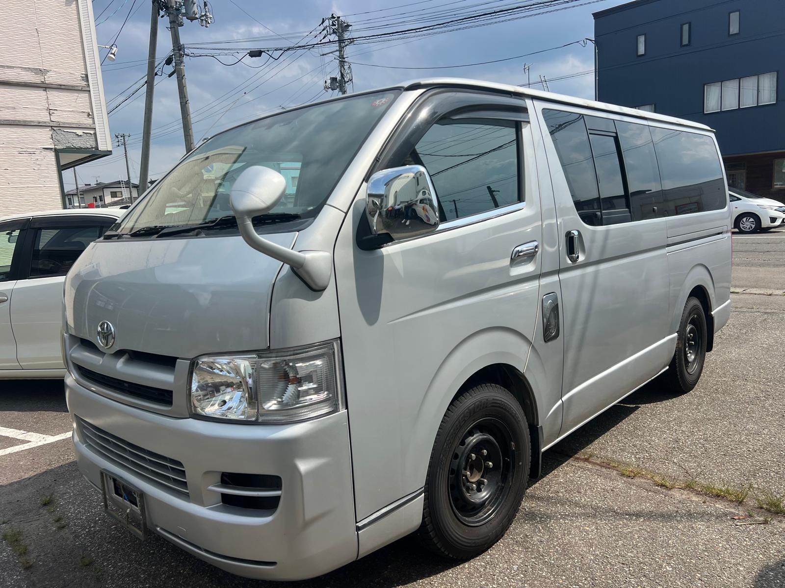 2007-toyota-hiace-van