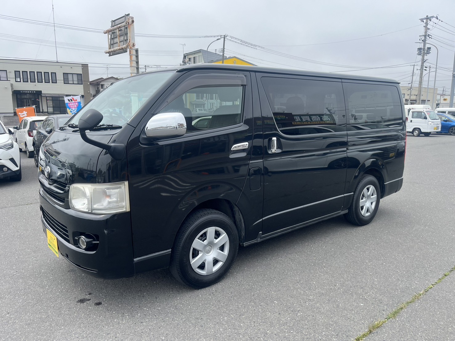 2009-toyota-hiace-van