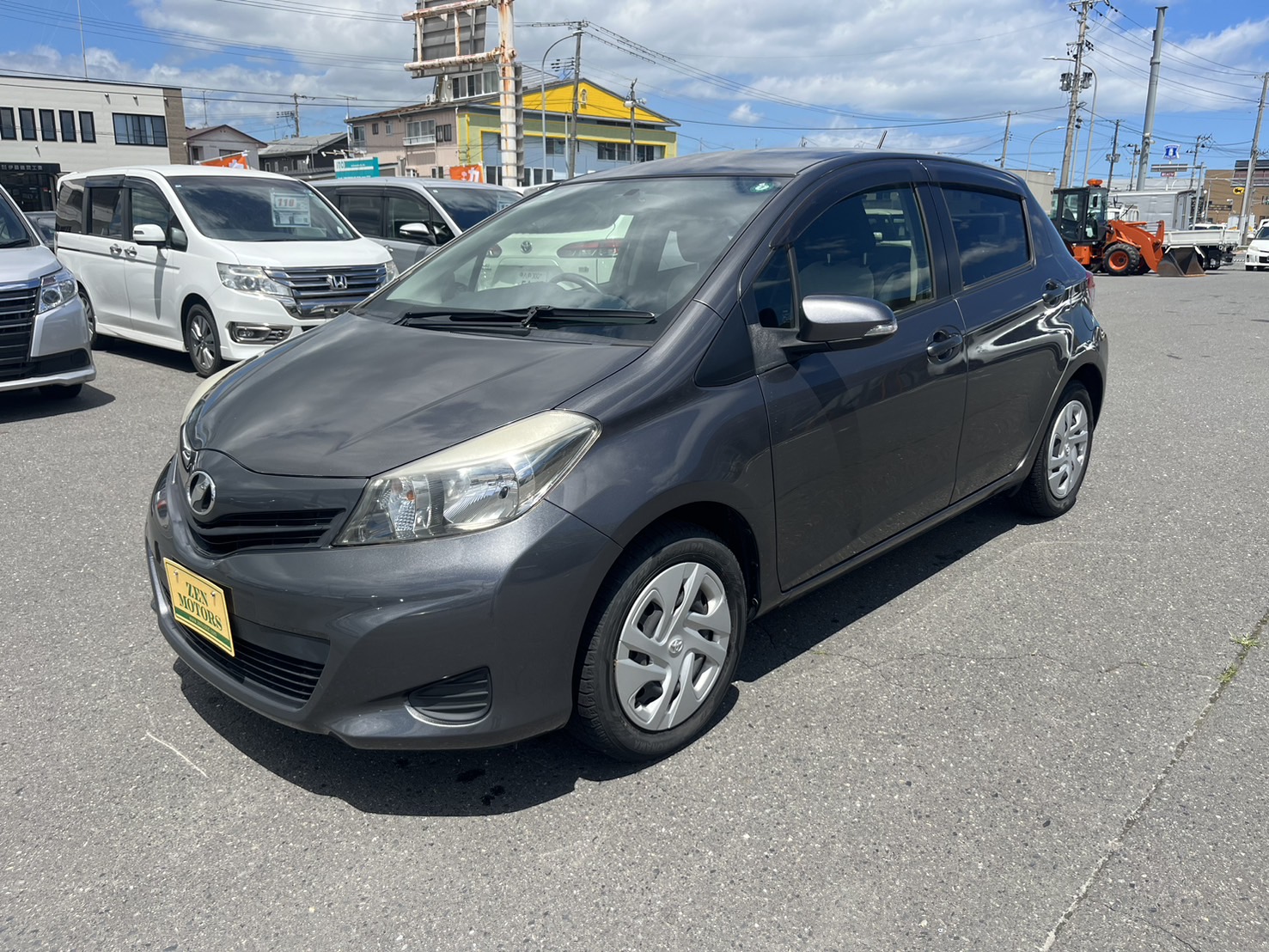 2013-toyota-vitz