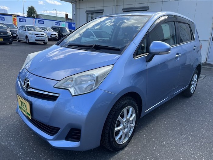 2011-toyota-ractis
