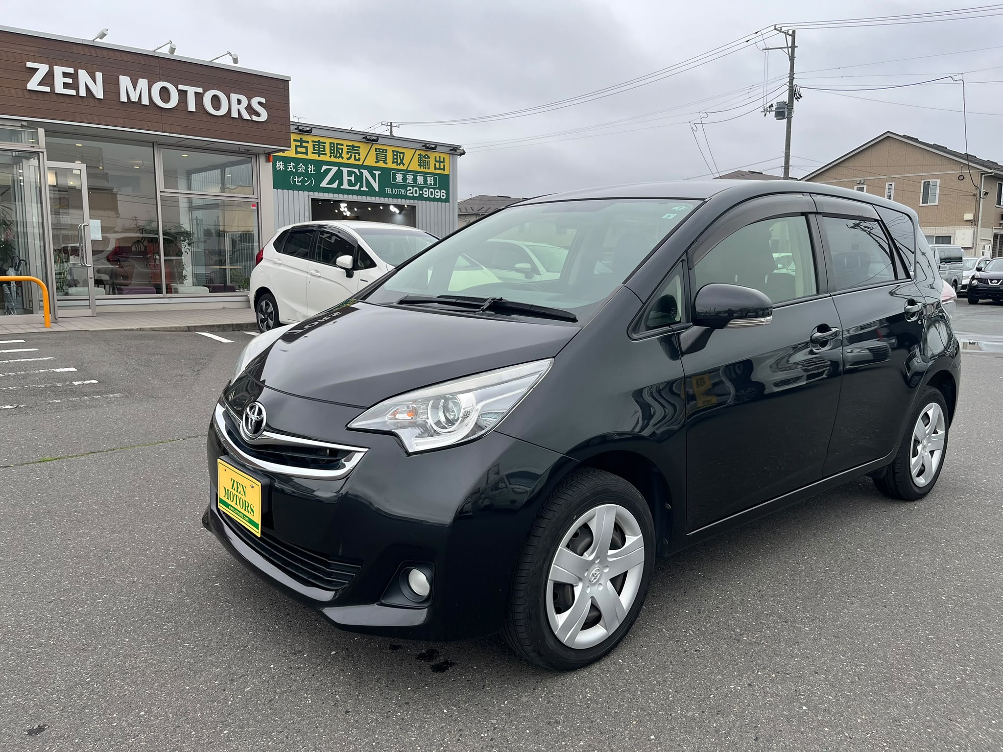 2015-toyota-ractis