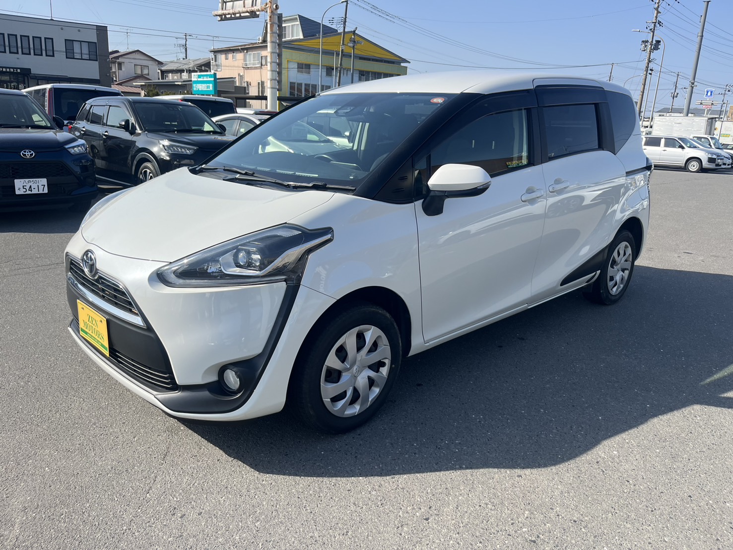 2017-toyota-sienta