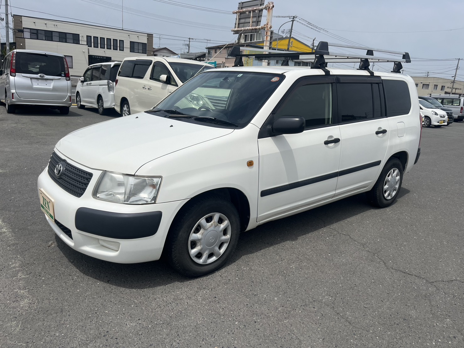 2012-toyota-succeed-van