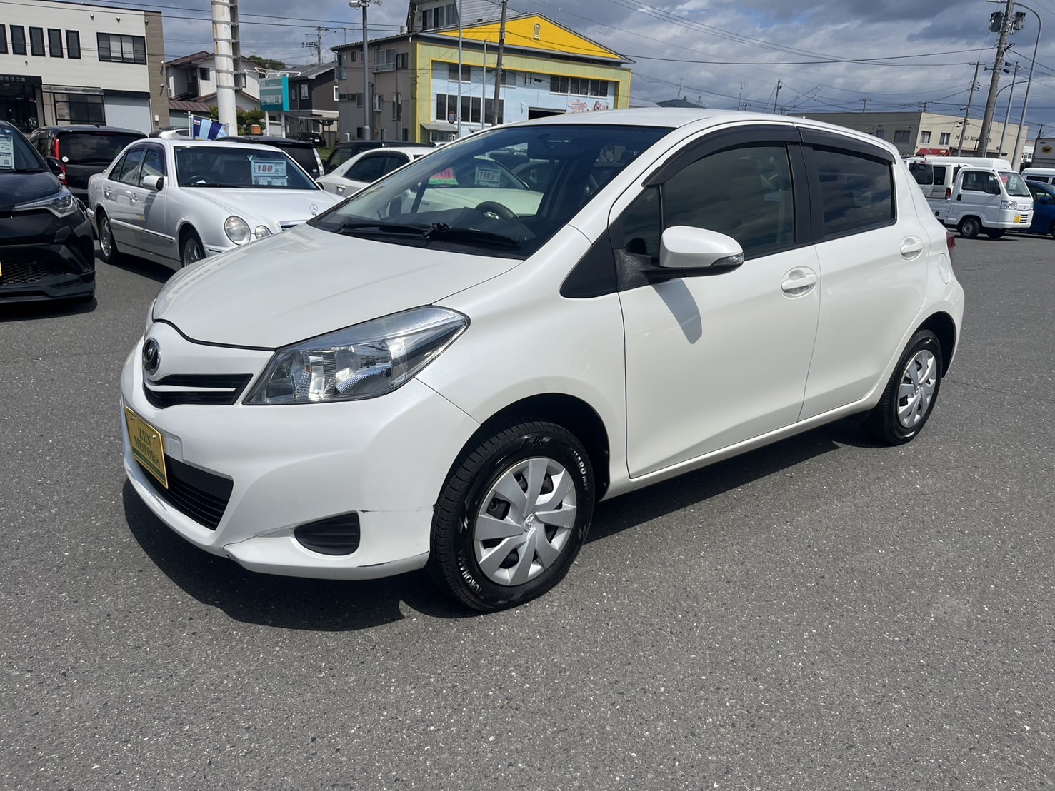 2014-toyota-vitz