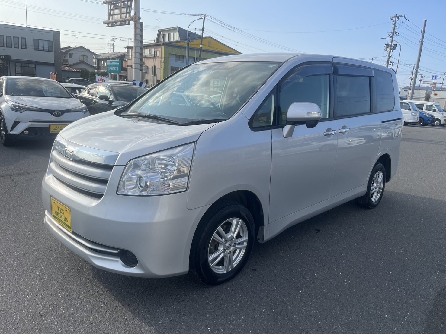 2009-toyota-noah