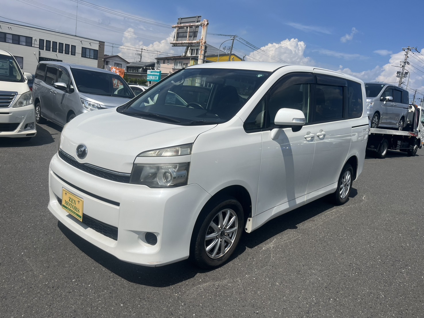 2011-toyota-voxy