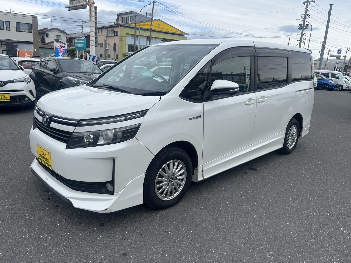 2014-toyota-voxy